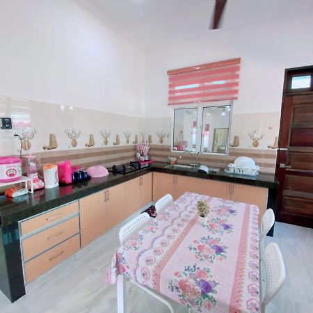 Вілла Hellokitty House - Unit 1 Куала-Тренгану Екстер'єр фото