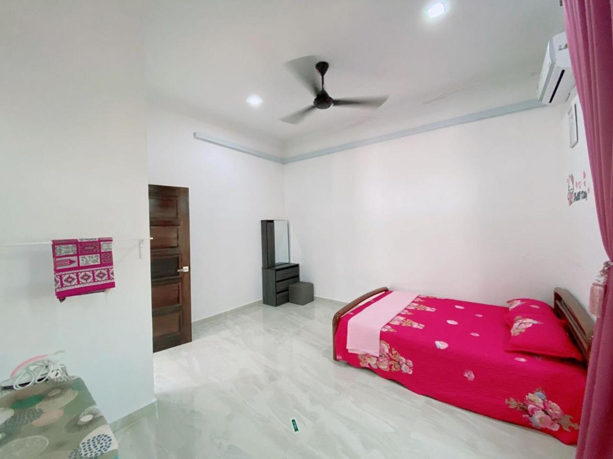 Вілла Hellokitty House - Unit 1 Куала-Тренгану Екстер'єр фото